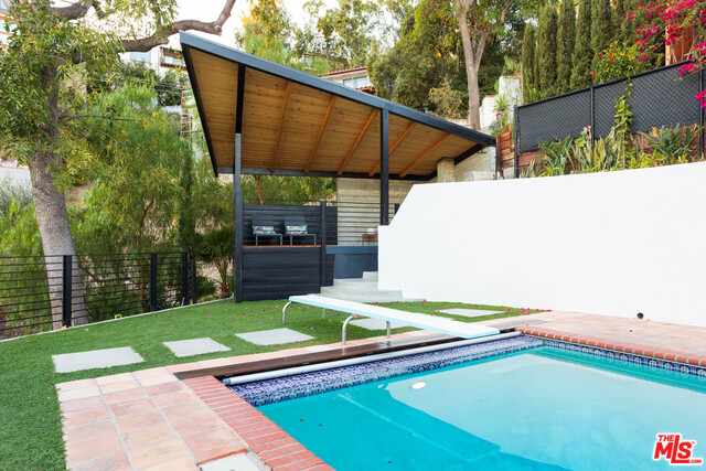 4768 Bryn Mawr Road Los Angeles, CA 90027 - Photo 13 of 32