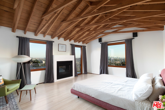 4768 Bryn Mawr Road Los Angeles, CA 90027 - Photo 17 of 32