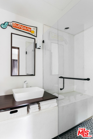 4768 Bryn Mawr Road Los Angeles, CA 90027 - Photo 24 of 32