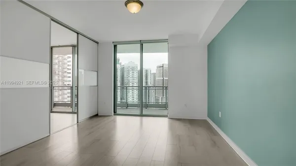 $438,000 | 90 Southwest 3rd Street, Unit 3003, Miami, FL 33130