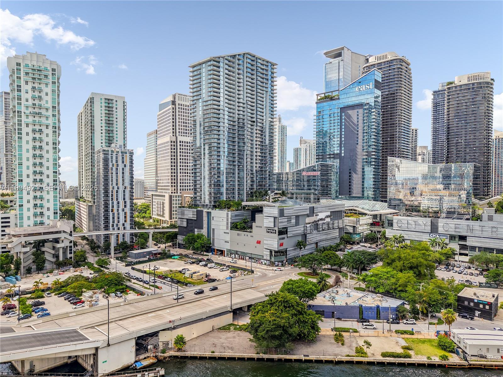 90 Southwest 3rd Street, Unit 3003 Miami, FL 33130 - Photo 3 of 47 a city view with tall buildings