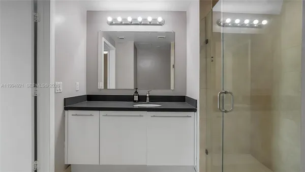 $438,000 | 90 Southwest 3rd Street, Unit 3003, Miami, FL 33130