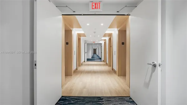 $438,000 | 90 Southwest 3rd Street, Unit 3003, Miami, FL 33130