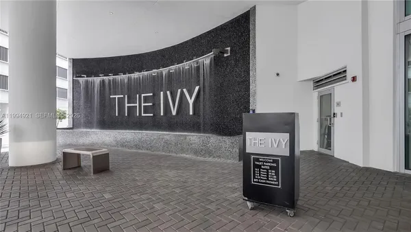 $438,000 | 90 Southwest 3rd Street, Unit 3003, Miami, FL 33130