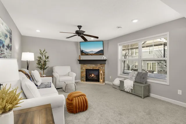 $365,000 | 3341 Lakewood Trail, Woodbury, MN 55129