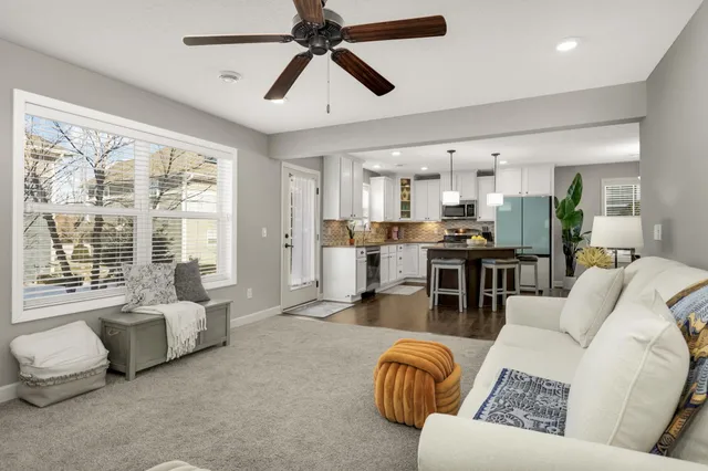 $365,000 | 3341 Lakewood Trail, Woodbury, MN 55129