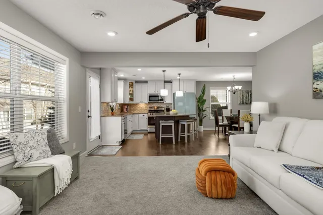 $365,000 | 3341 Lakewood Trail, Woodbury, MN 55129