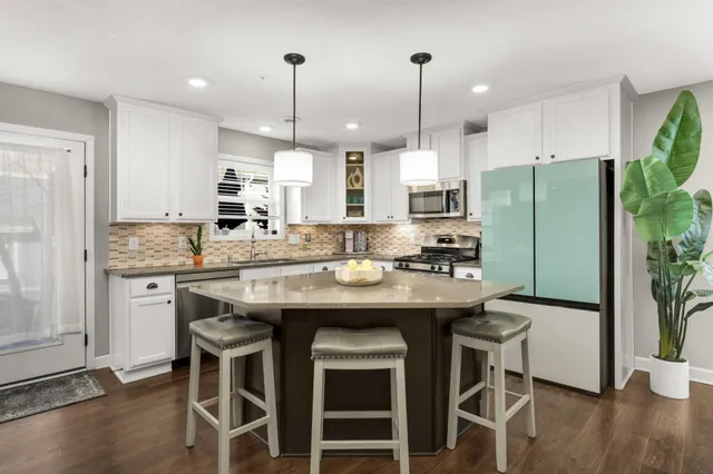 $365,000 | 3341 Lakewood Trail, Woodbury, MN 55129