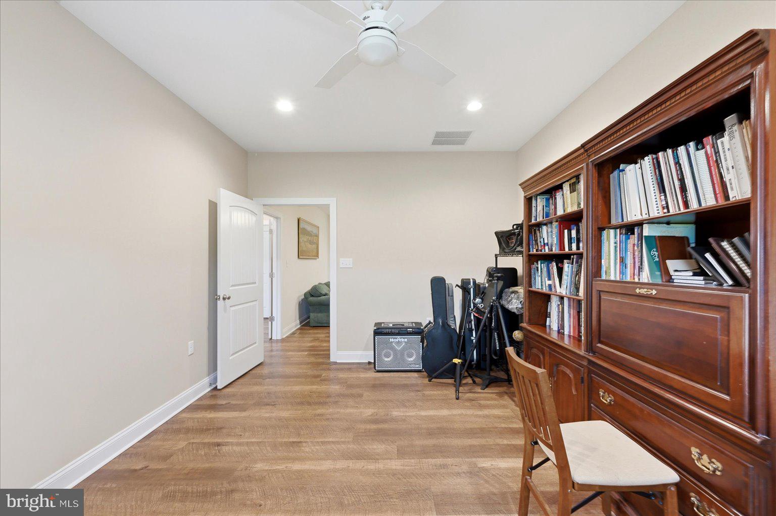 199 Laurel Grove Road Winchester, VA 22602 - Photo 47 of 93 Office