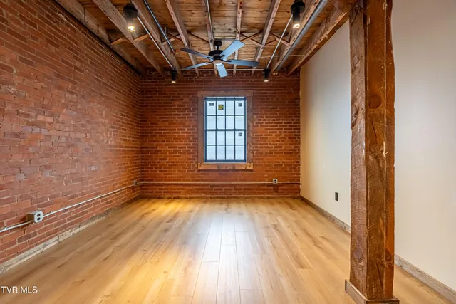 $2,800 | 453 East Main Street, Kingsport, TN 37660