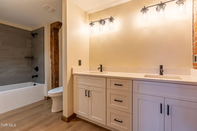 $2,800 | 453 East Main Street, Kingsport, TN 37660