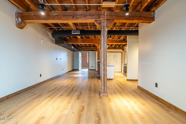 $2,800 | 453 East Main Street, Kingsport, TN 37660