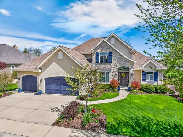 $1,150,000 | 1736 Alysen Lane, Waunakee, WI 53597