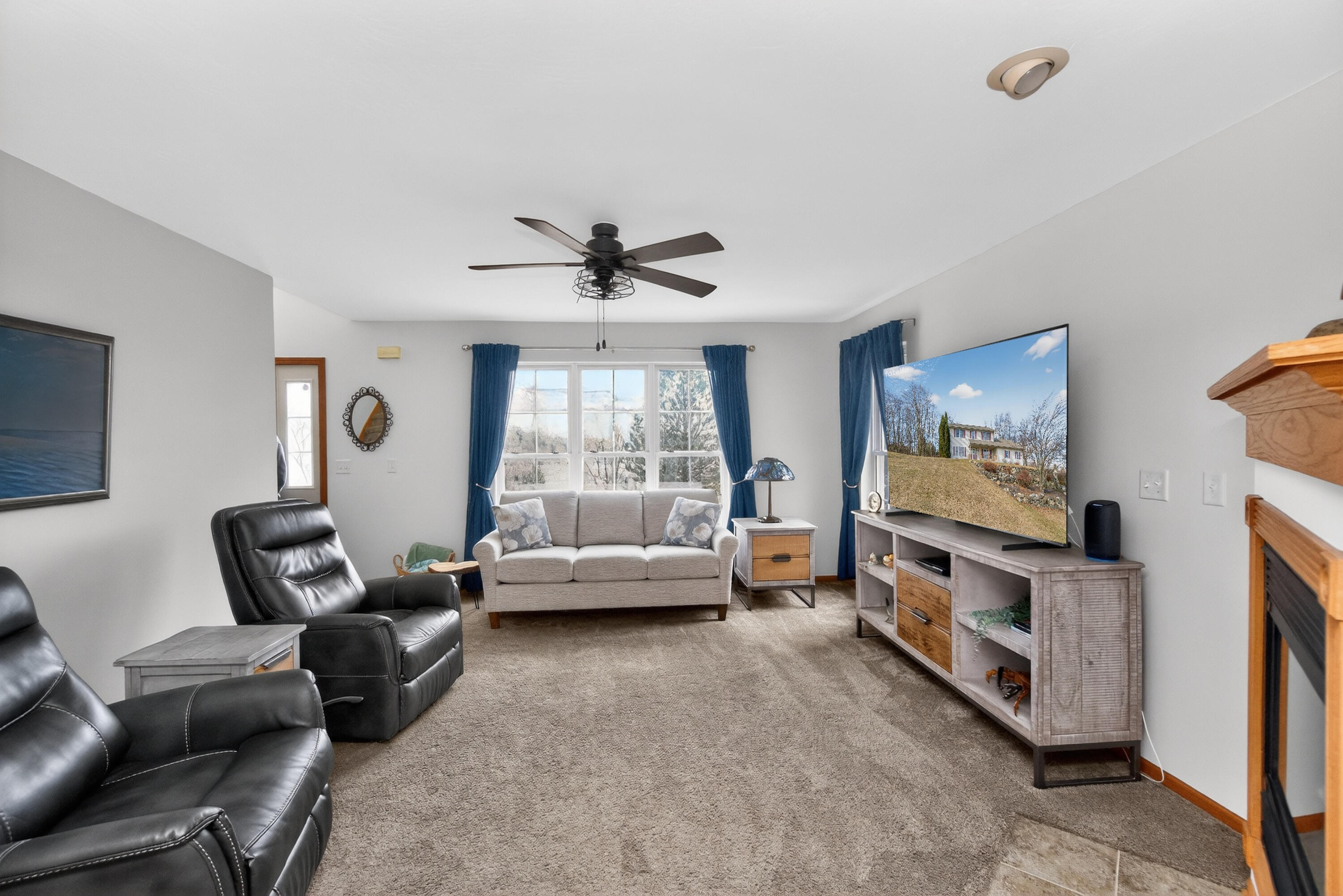 731 Hidden View Court Slinger, WI 53086 - Photo 2 of 33 DSC04377