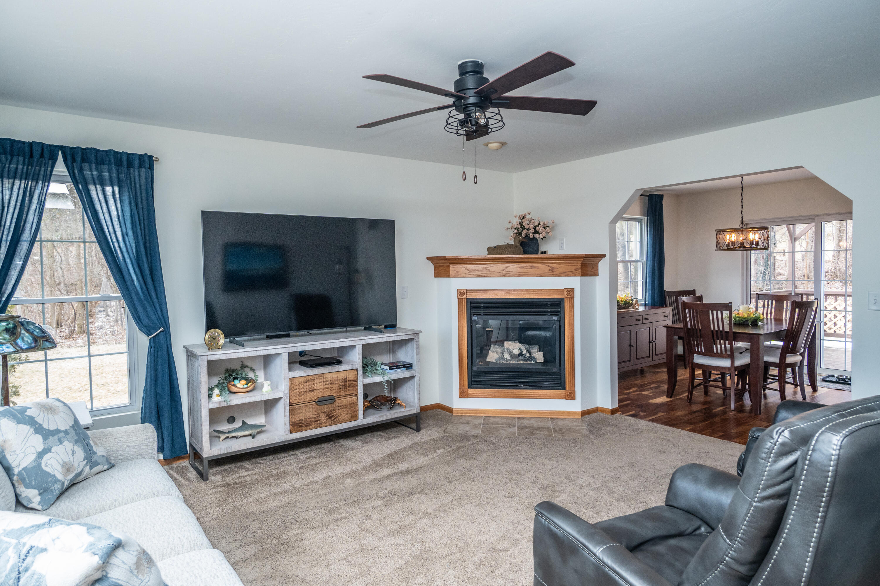 731 Hidden View Court Slinger, WI 53086 - Photo 3 of 33 DSC04346