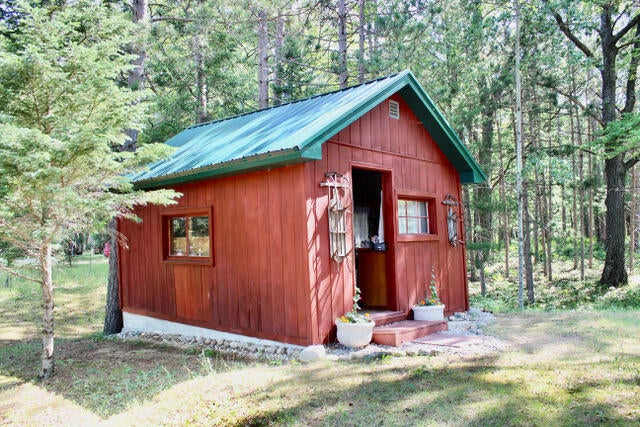 9411 Shupac Lake Road Grayling, MI 49738 - Photo 7 of 33 Gallery Image 7