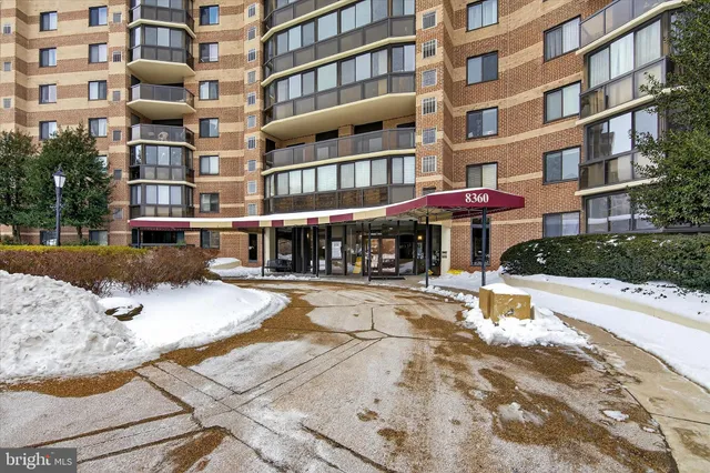 $349,999 | 8360 Greensboro Drive, Unit 216, McLean, VA 22102