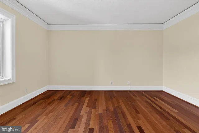 $349,999 | 8360 Greensboro Drive, Unit 216, McLean, VA 22102