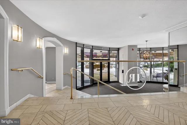 $349,999 | 8360 Greensboro Drive, Unit 216, McLean, VA 22102