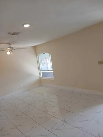 $1,400 | 1610 Park Avenue, Unit 1614, Fort Myers, FL 33901