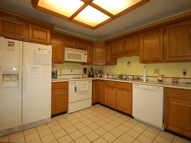 6030 Buck Trail Road Indianapolis, IN 46237 - Photo 5 of 24 Gallery Image 5