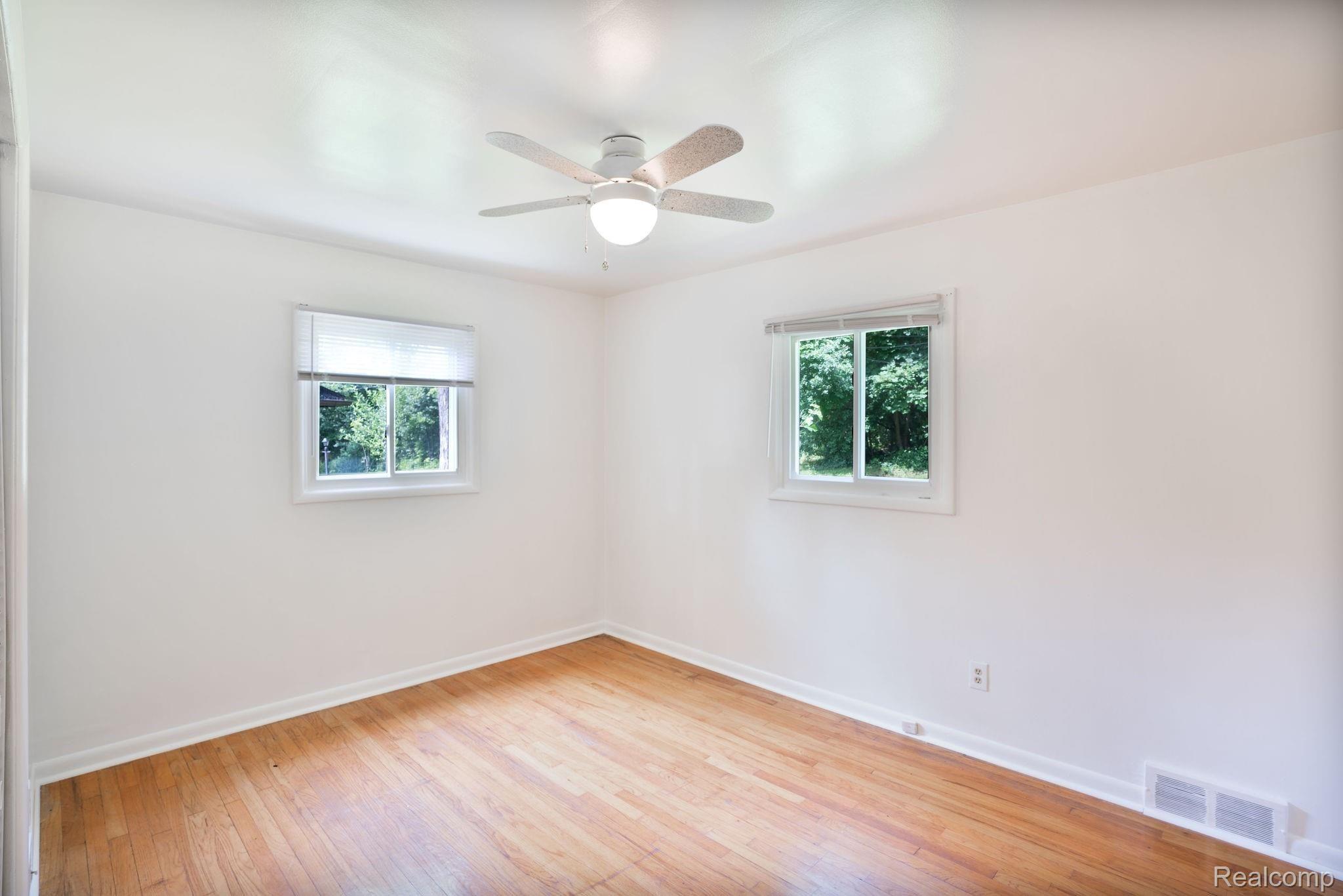 28349 Hawberry Road Farmington, MI 48331 - Photo 14 of 25 SMB07443-Edit.jpg