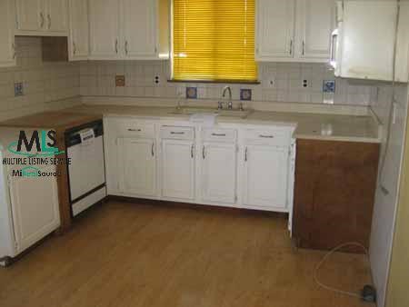 3251 Chase Warren, MI 48091 - Photo 12 of 12 248049-11.JPG