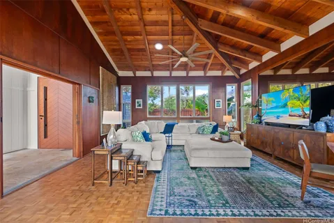 $3,155,000 | 610 Milokai Street, Kailua, HI 96734