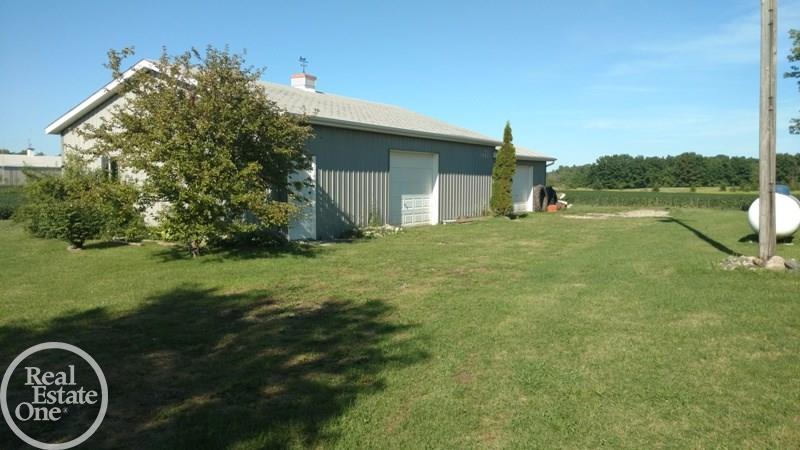 8621 Wildcat Road Jeddo, MI 48032 - Photo 4 of 29 31301112-3.JPG