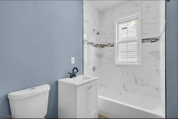 $2,000 | 568 Grove Street, Unit 2, Irvington, NJ 07111