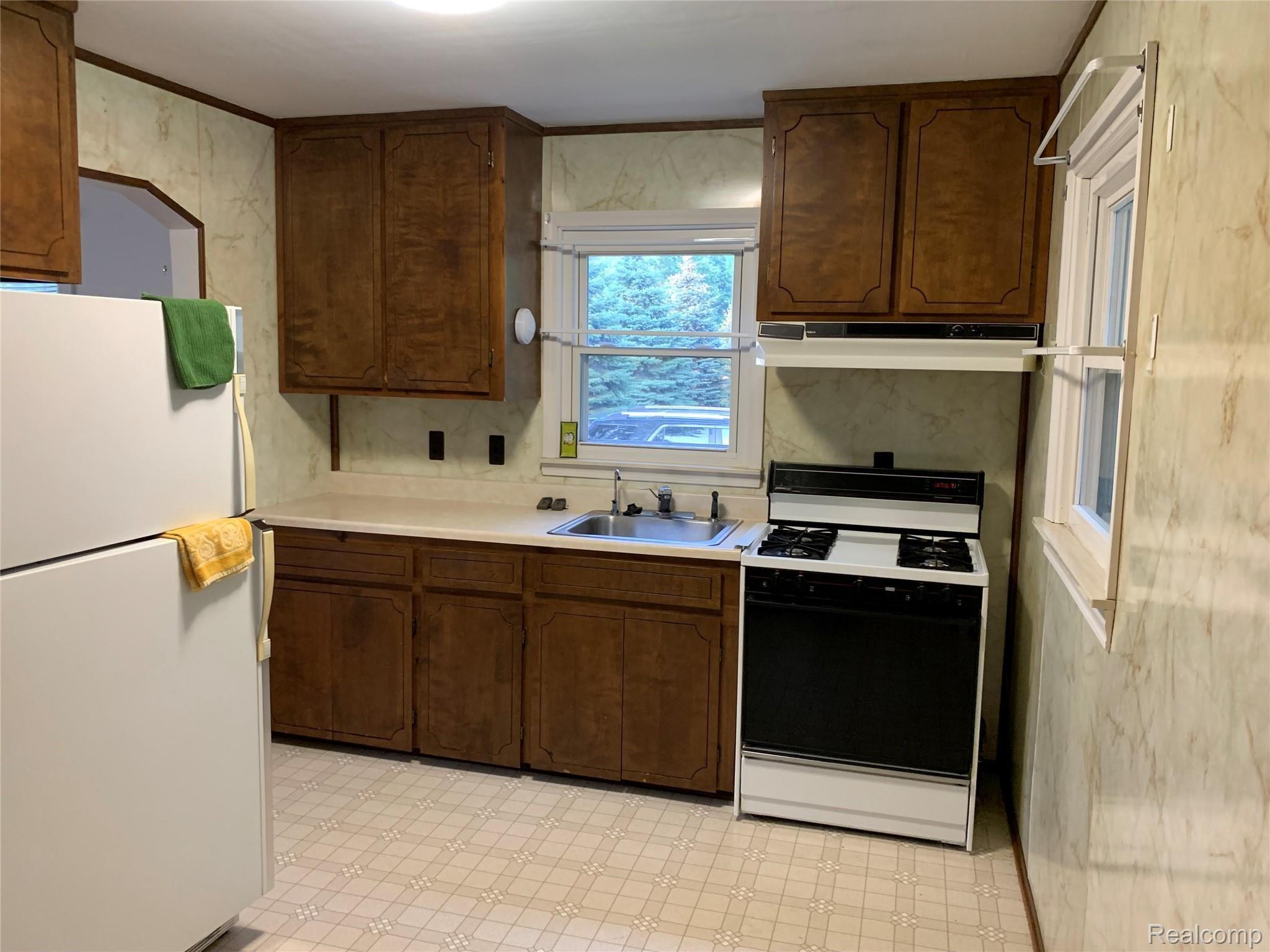 23815 Superior Road Taylor, MI 48180 - Photo 8 of 33 IMG_3264.jpg