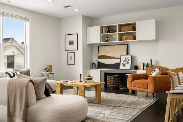 $1,079,000 | 309 E Street, Unit 36, Boston, MA 02127