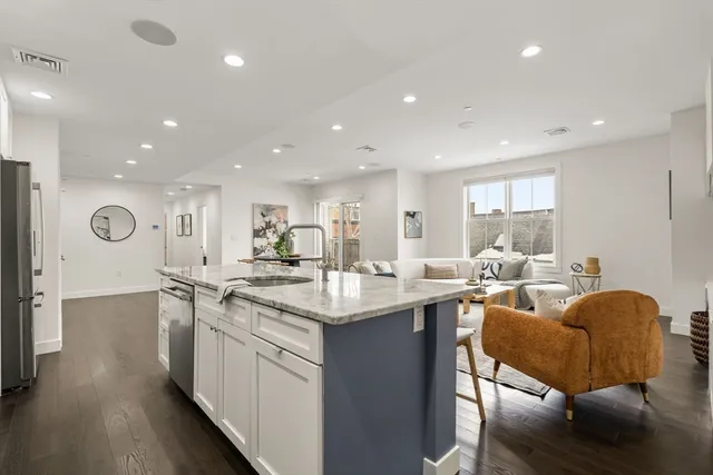 $1,079,000 | 309 E Street, Unit 36, Boston, MA 02127