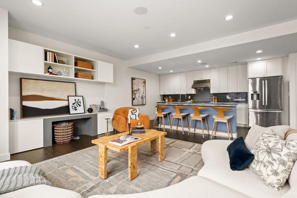 309 E Street, Unit 36 Boston, MA 02127 - Photo 4 of 37