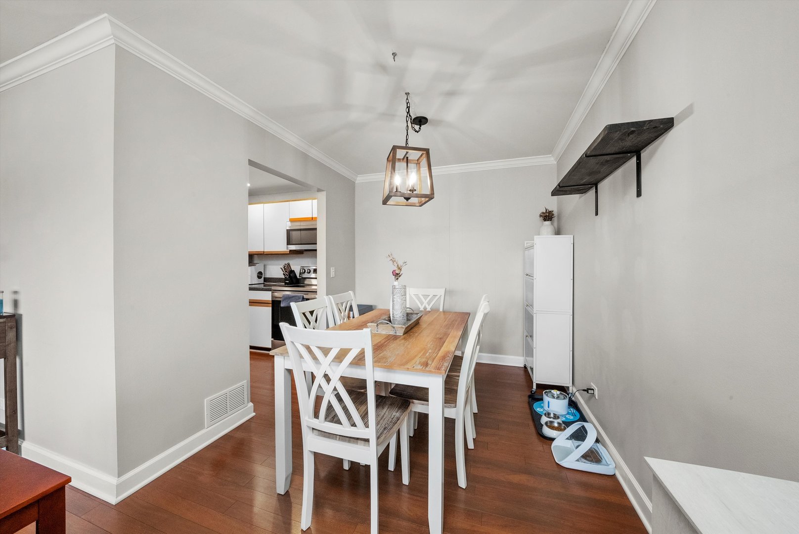 75 6th Avenue, Unit 302 La Grange, IL 60525 - Photo 11 of 33