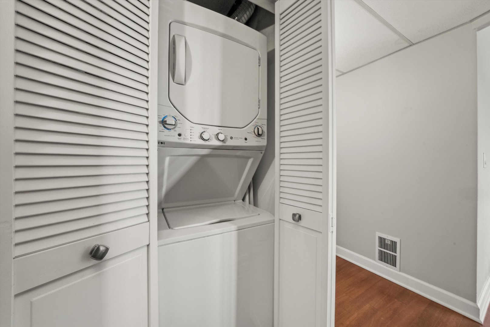 75 6th Avenue, Unit 302 La Grange, IL 60525 - Photo 19 of 33