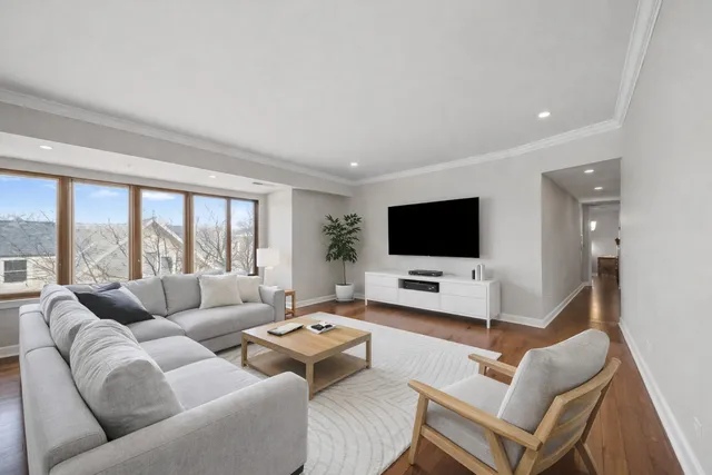 $299,900 | 75 6th Avenue, Unit 302, La Grange, IL 60525