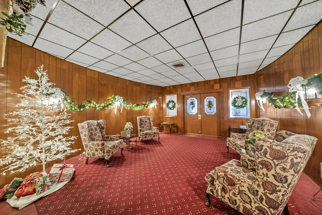 $299,900 | 75 6th Avenue, Unit 302, La Grange, IL 60525