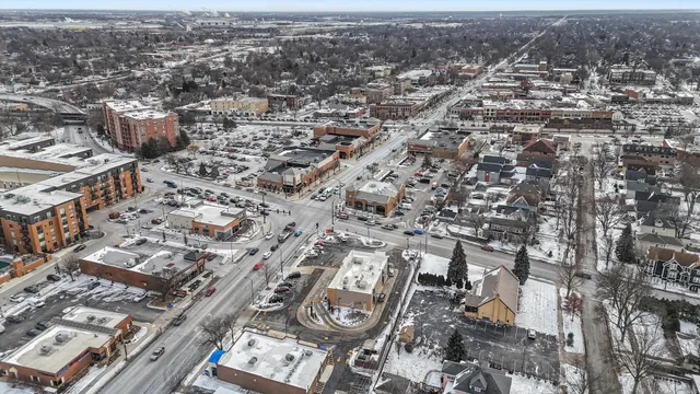 $299,900 | 75 6th Avenue, Unit 302, La Grange, IL 60525