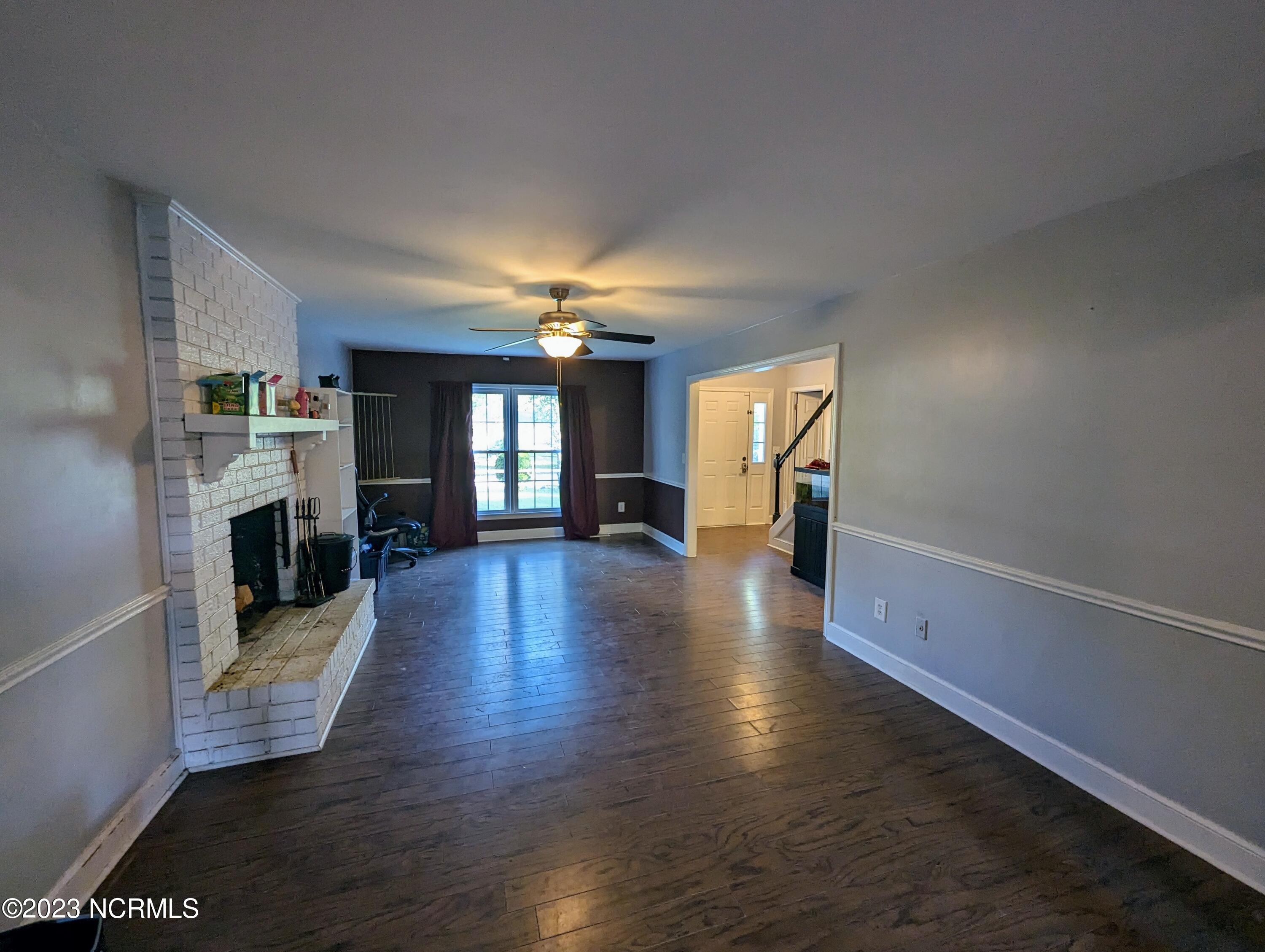 102 Nottingham Road Jacksonville, NC 28546 - Photo 12 of 61 102 Nottingham Living 2