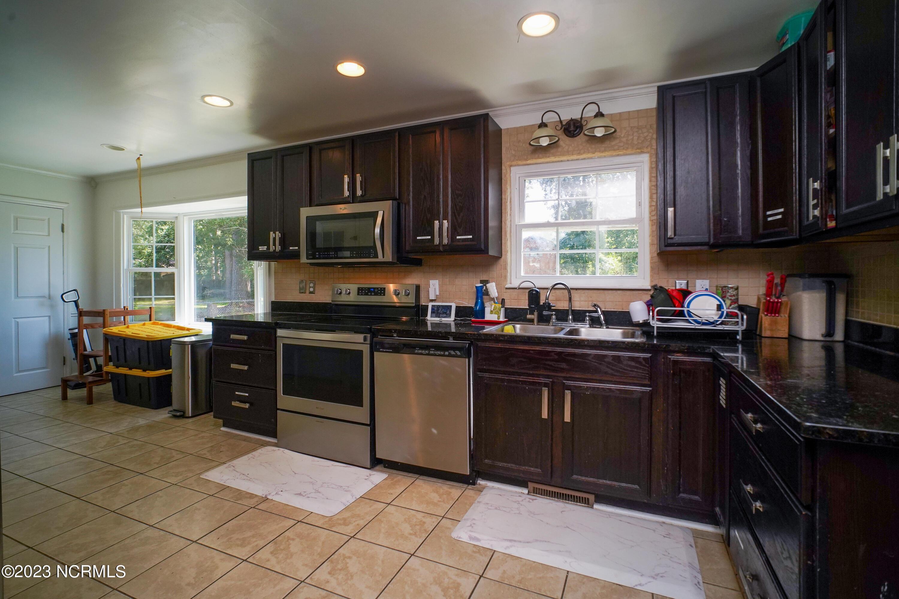 102 Nottingham Road Jacksonville, NC 28546 - Photo 20 of 61 102 Nottingham Kitchen 2