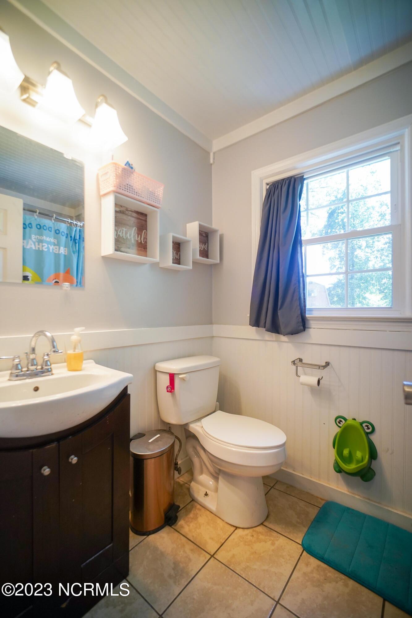 102 Nottingham Road Jacksonville, NC 28546 - Photo 25 of 61 102 Nottingham Bath 1.1