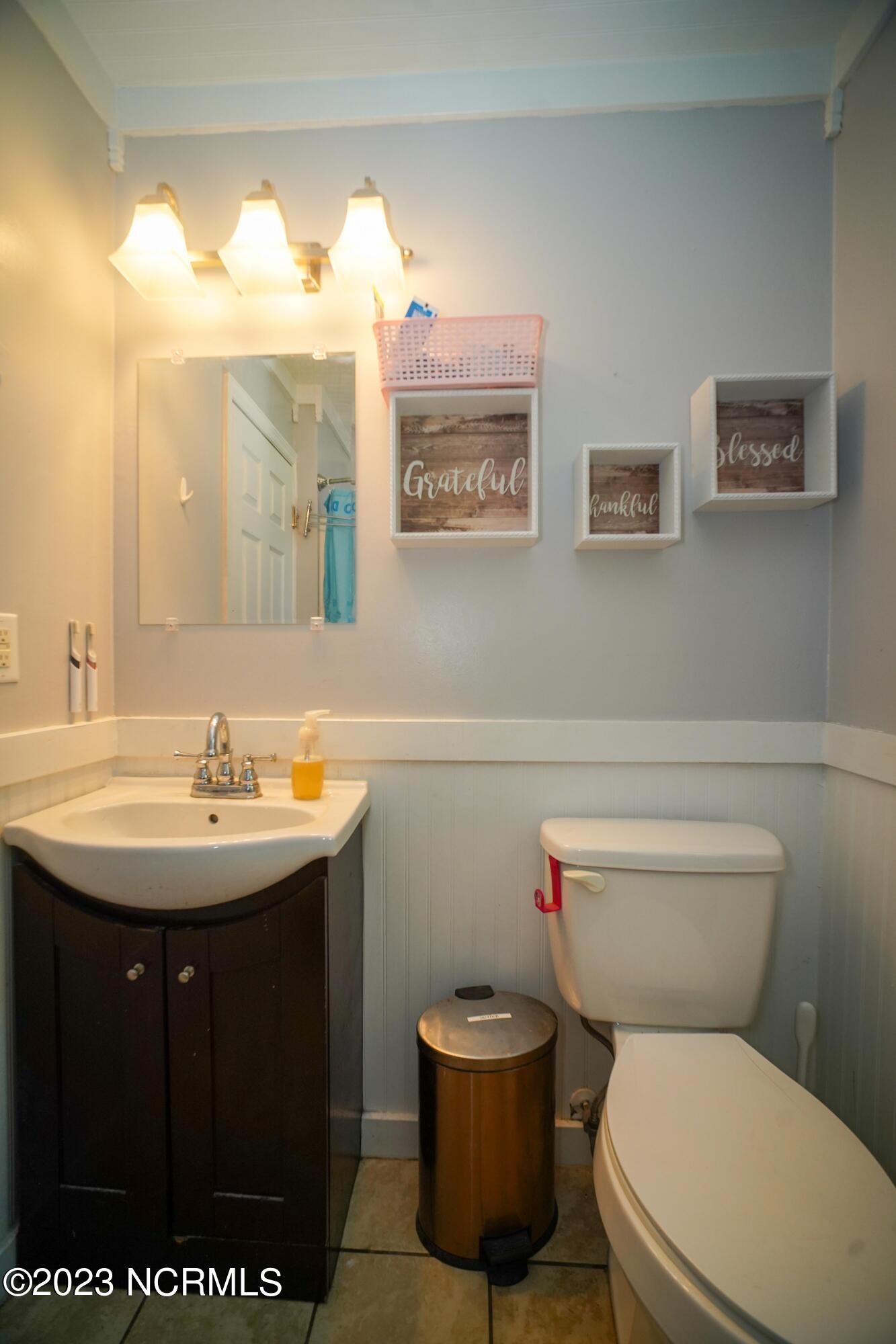 102 Nottingham Road Jacksonville, NC 28546 - Photo 26 of 61 102 Nottingham Bath 1.3