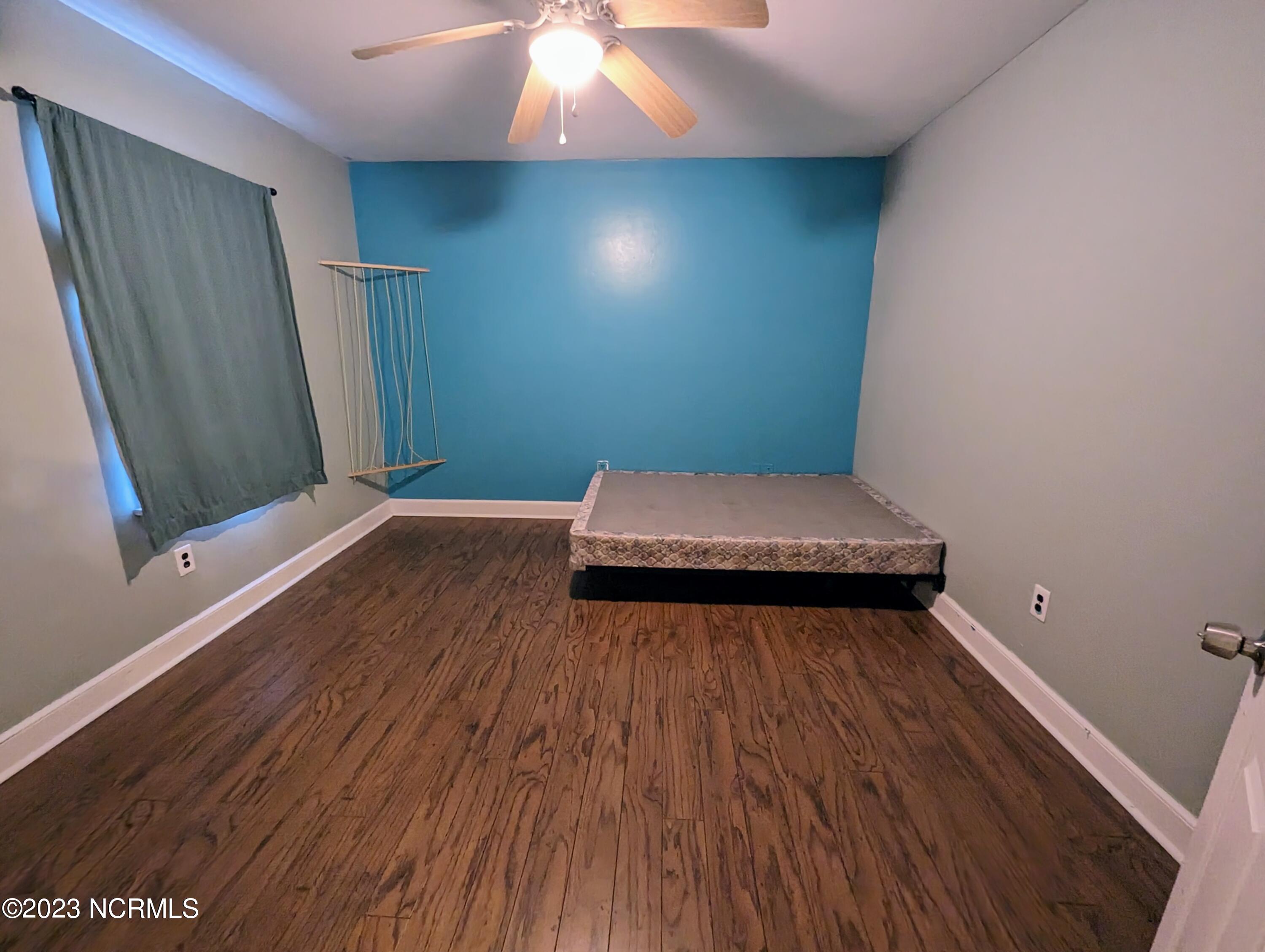 102 Nottingham Road Jacksonville, NC 28546 - Photo 37 of 61 102 Nottingham Bed 2.2