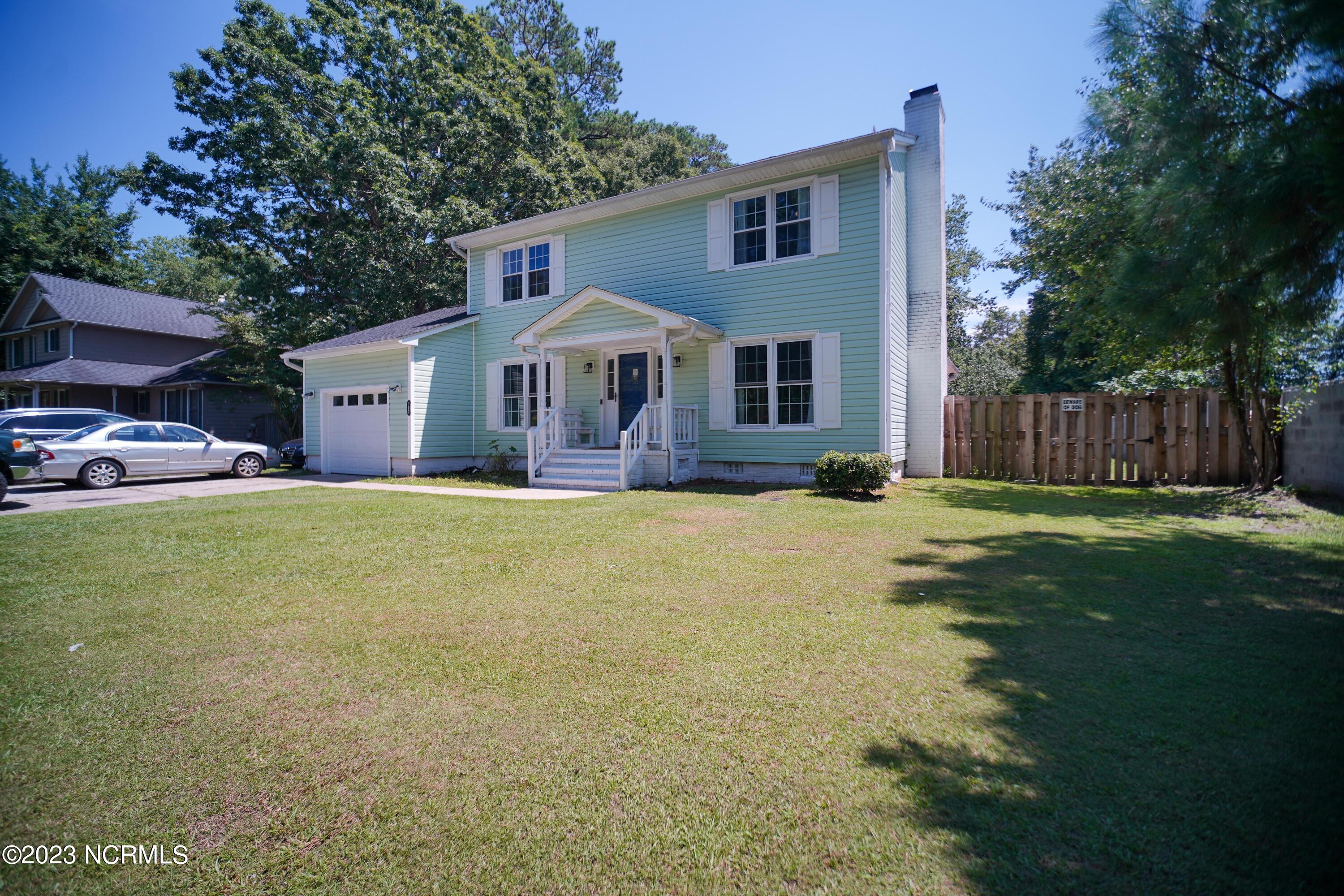 102 Nottingham Road Jacksonville, NC 28546 - Photo 4 of 61 102 Nottingham front 3