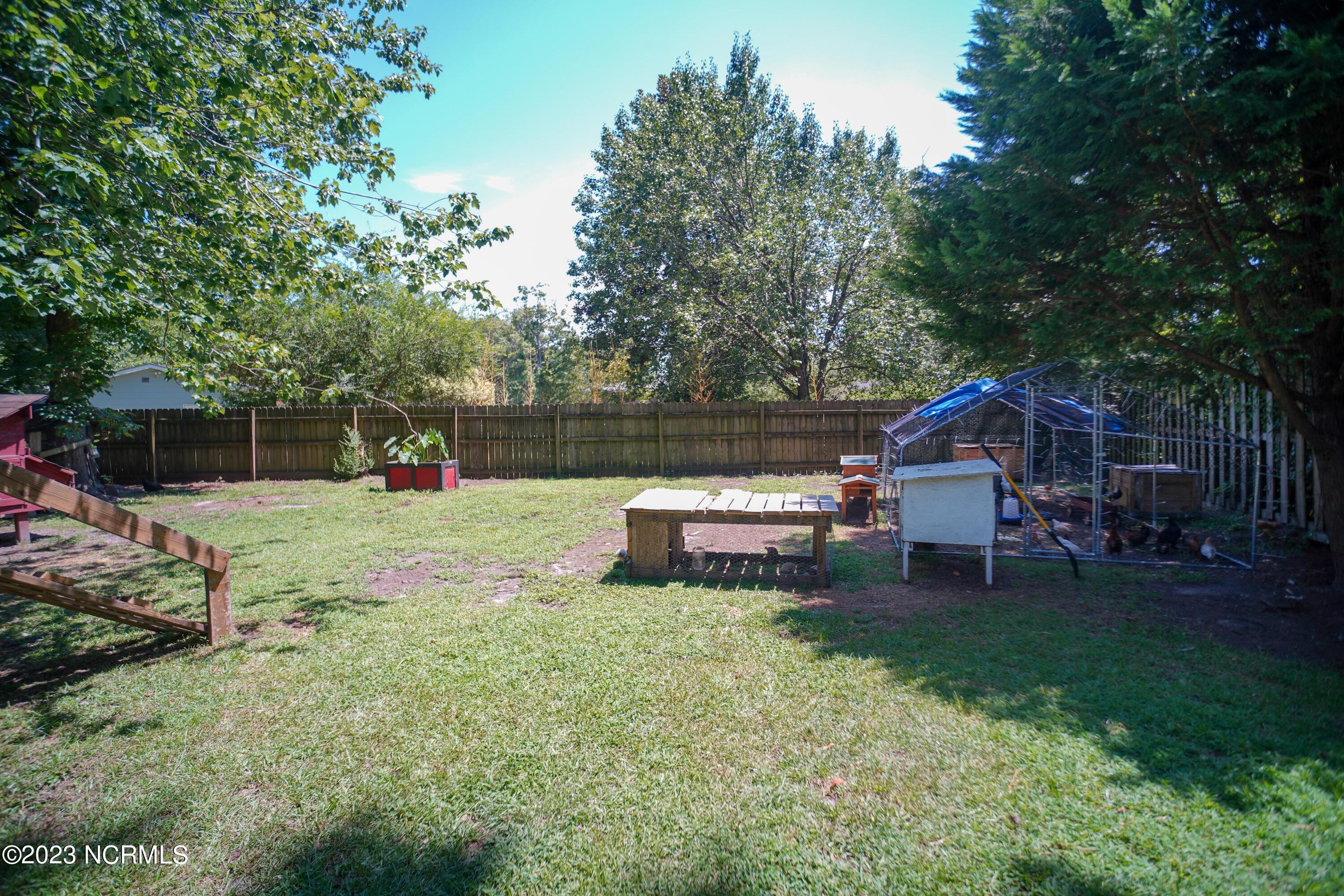 102 Nottingham Road Jacksonville, NC 28546 - Photo 49 of 61 102 Nottingham backyard 4