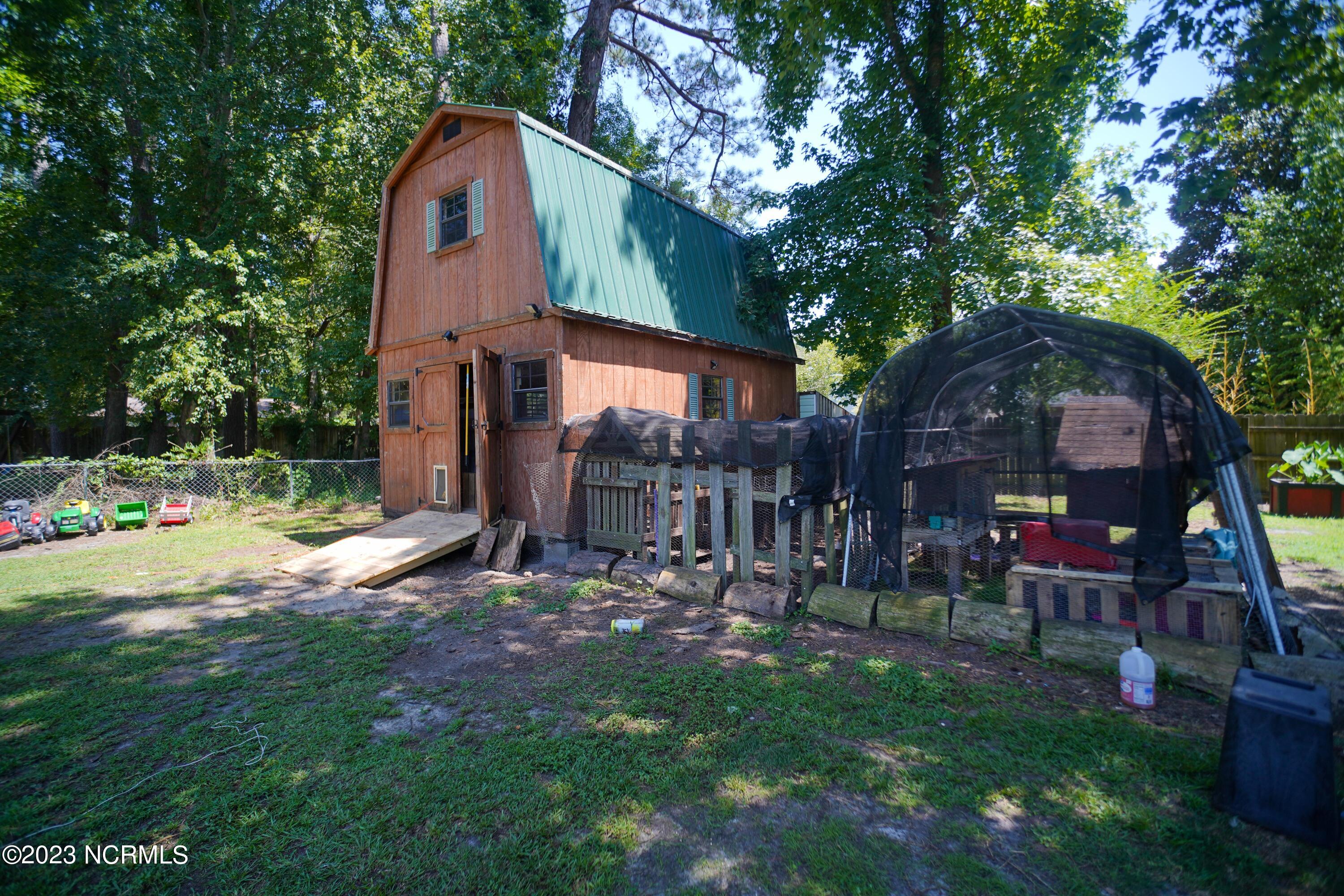 102 Nottingham Road Jacksonville, NC 28546 - Photo 50 of 61 102 Nottingham backyard 5