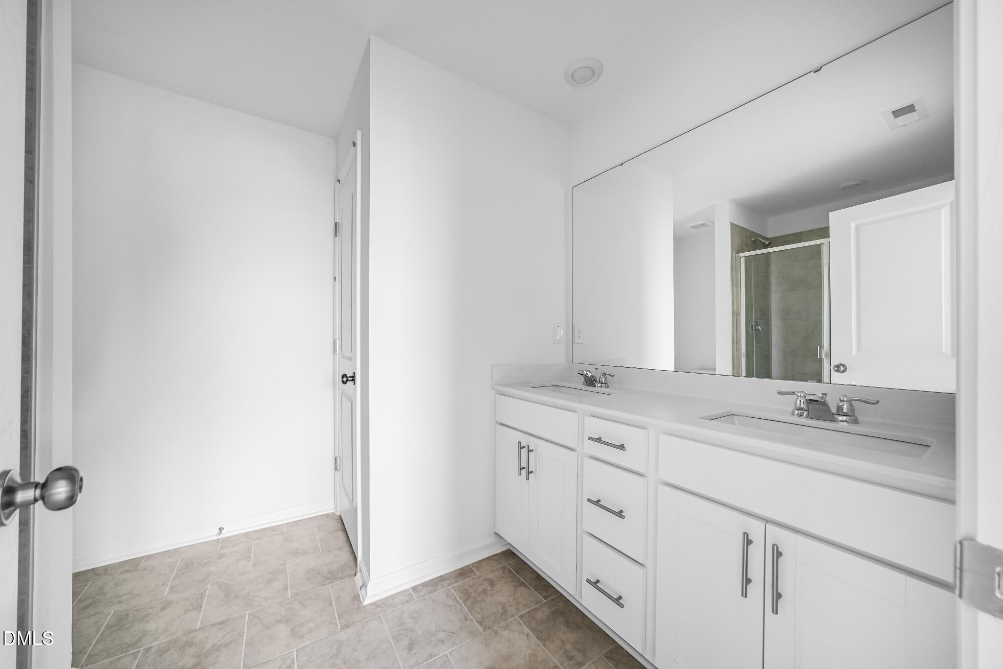 3607 Elm Grv Lane Raleigh, NC 27604 - Photo 26 of 31 SUN_ElmGrove_Pic_Wyatt_QMI_4_Owners_Bath