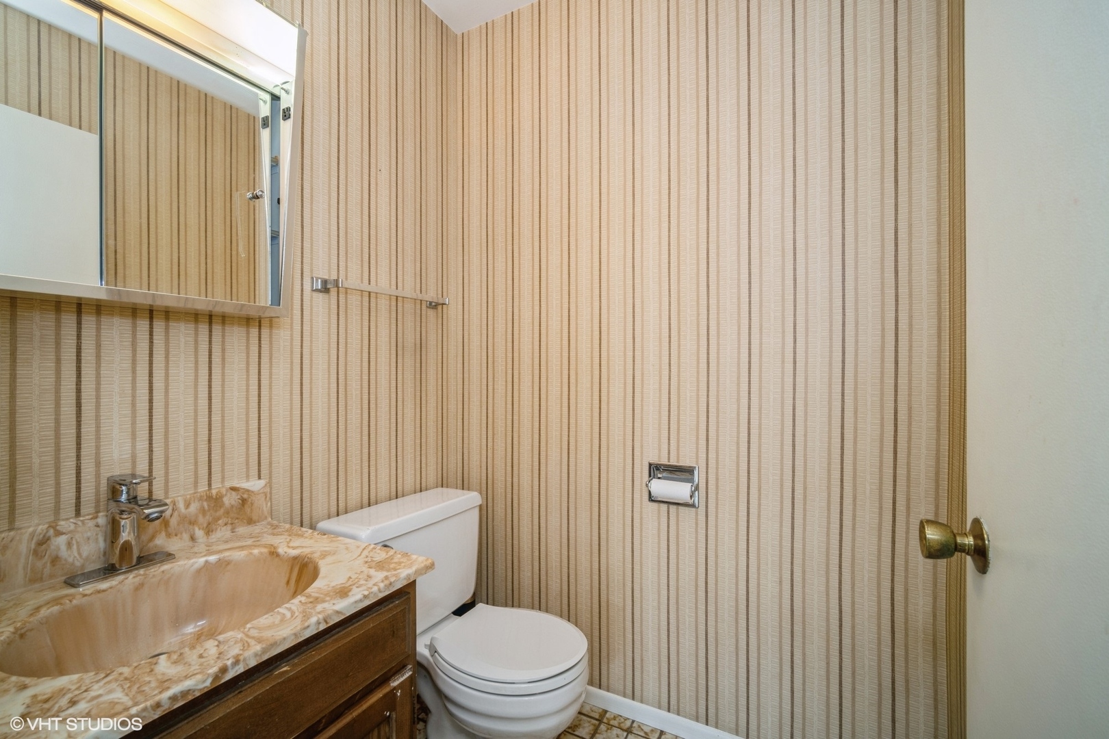 9259 Ballard Road Des Plaines, IL 60016 - Photo 15 of 24 Gallery Image 15