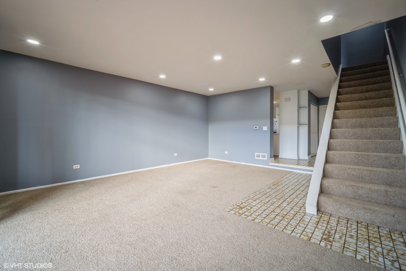 9259 Ballard Road Des Plaines, IL 60016 - Photo 5 of 24 Gallery Image 5